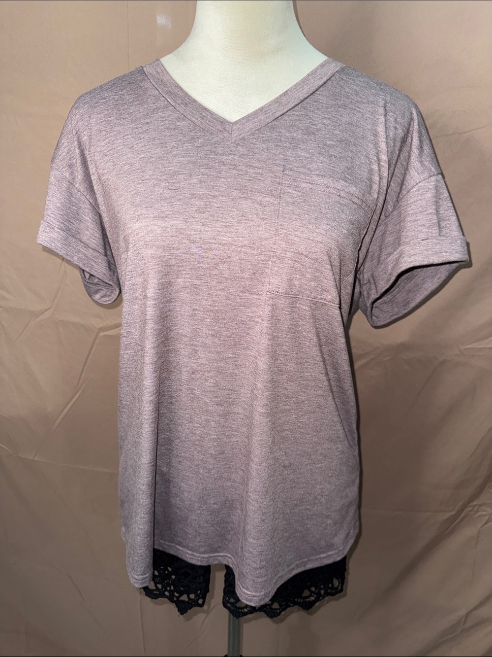 NWOT Women’s V-Neck Short Sleeve Tee in Dusty Mauve
